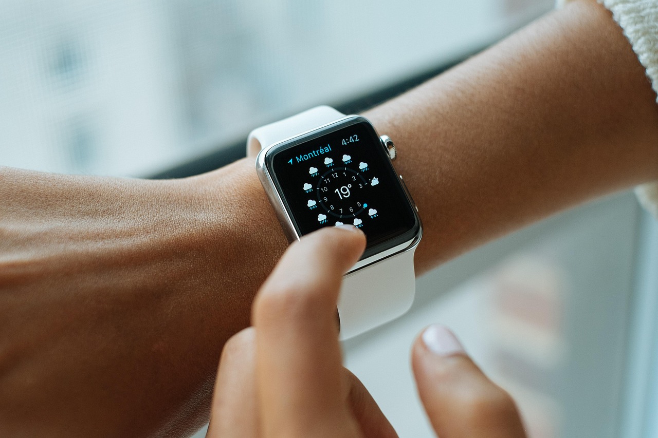 Meilleurs trackers fitness 2019 : le comparatif complet avec les prix en euros